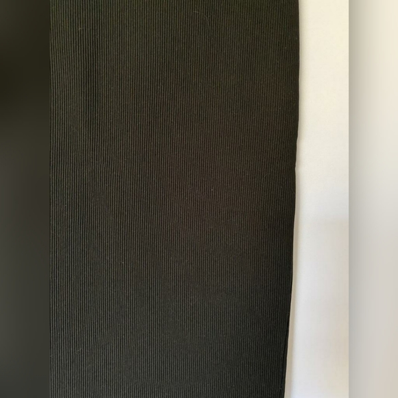 2/25 Stretchy midi ribbed black pencil skirt - Picture 2 of 5